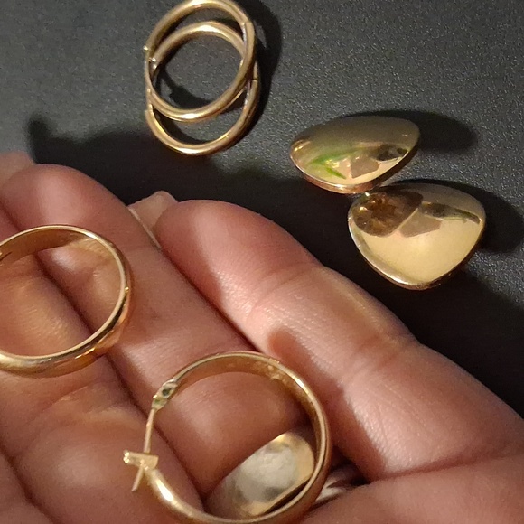 Beautiful Well Made Vintage Gold Hoop and Drop Earrings Set. - Picture 8 of 8